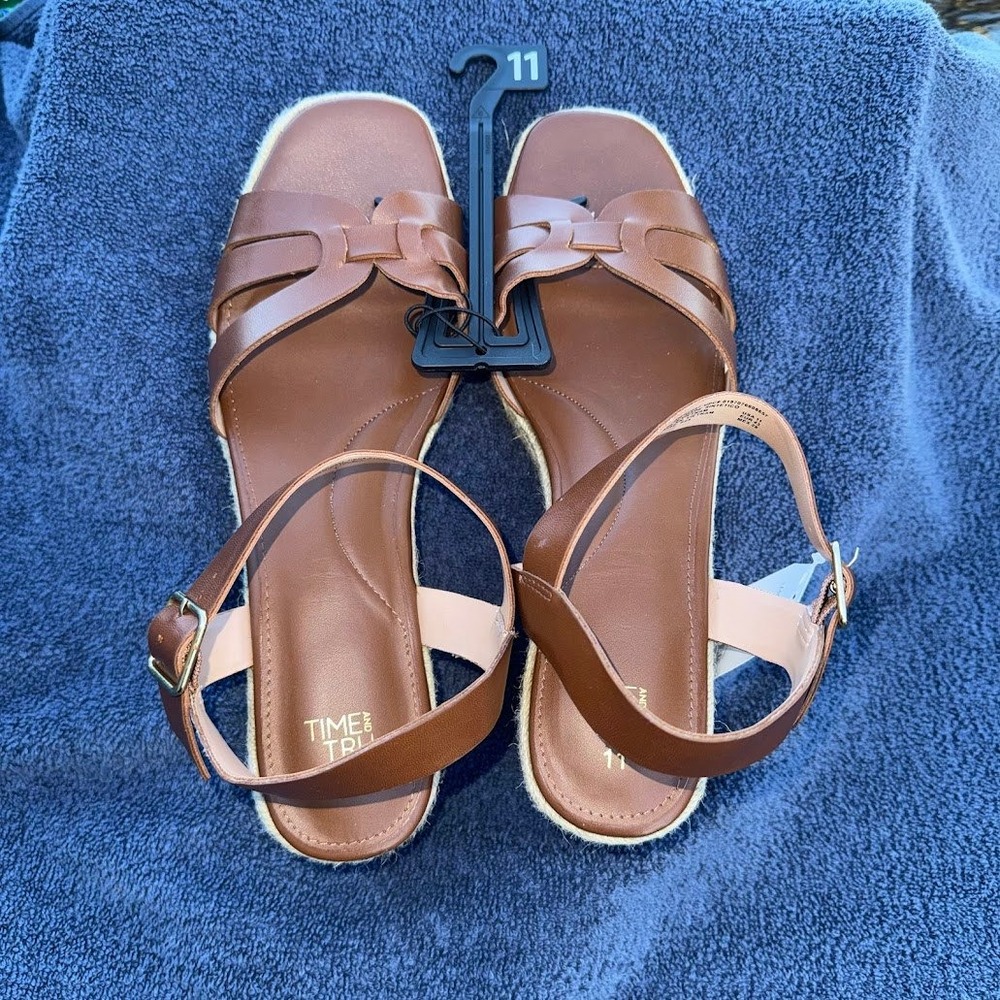 Time and Tru Women Cognac Brown Espadrille Wedge Sandals Memory Foam 11 NWT